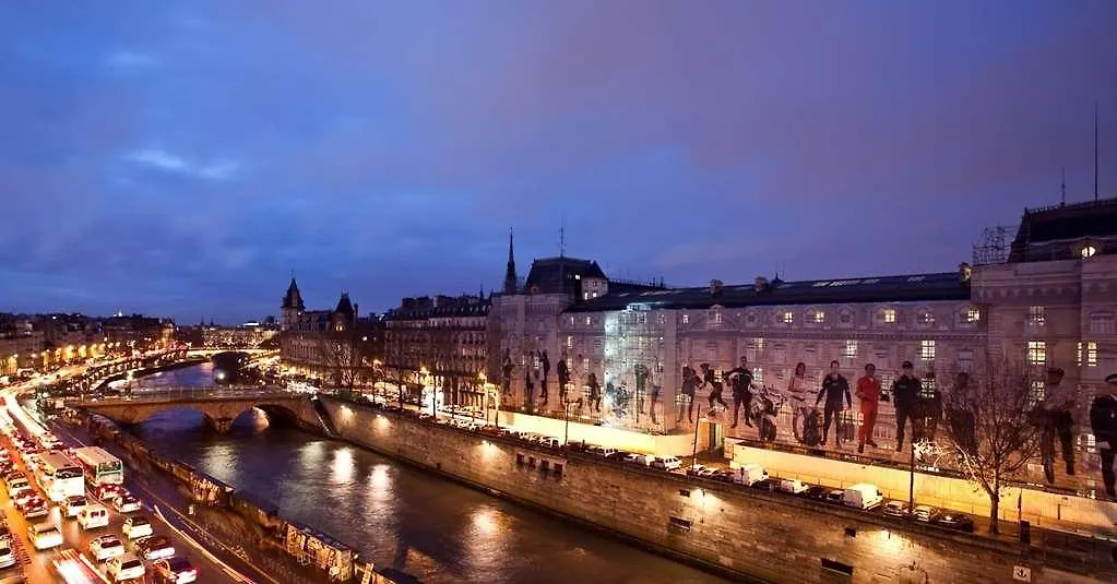 Le Notre Dame Saint Michel Parigi