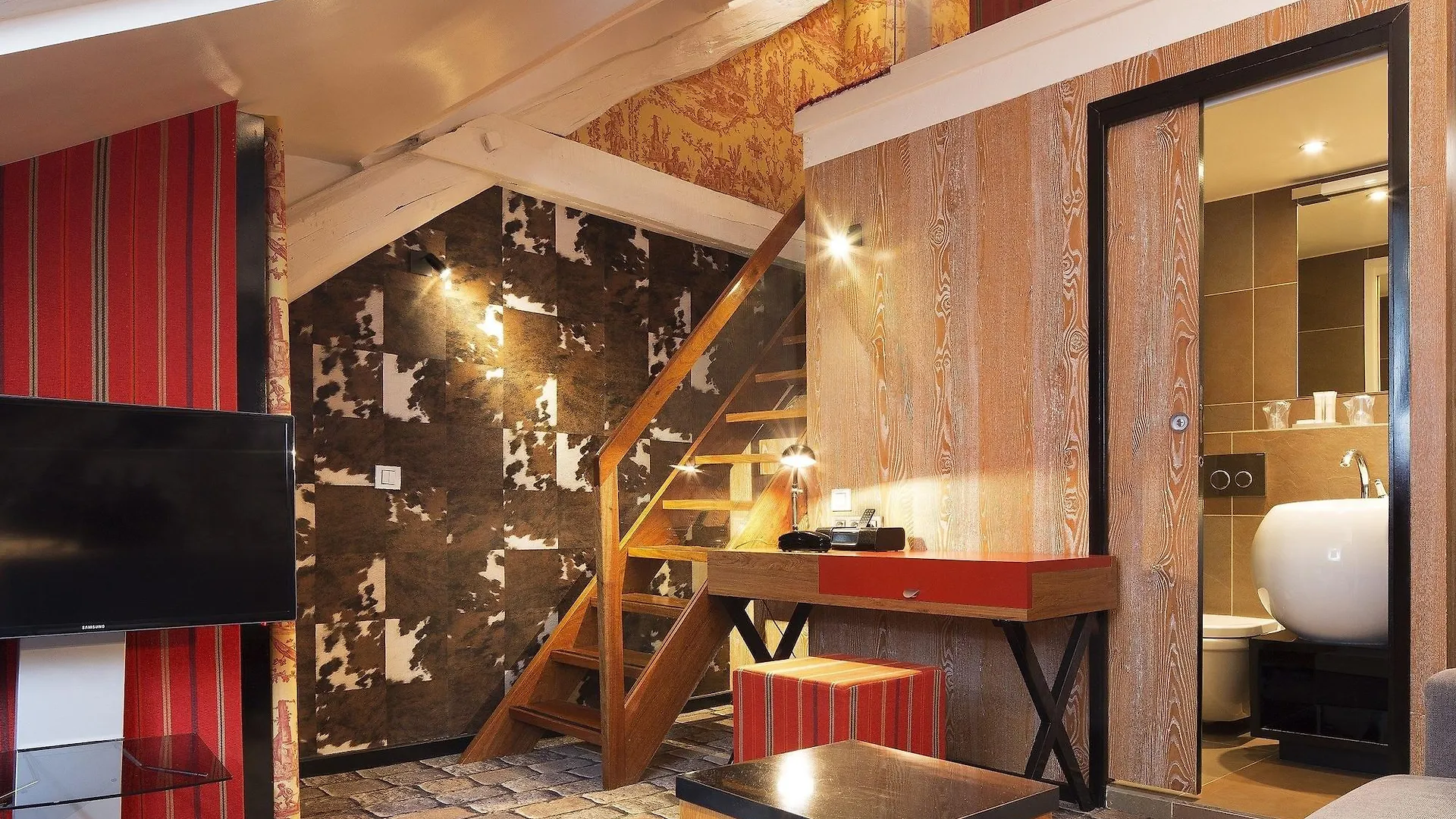 Le Notre Dame Saint Michel Hotel 3*